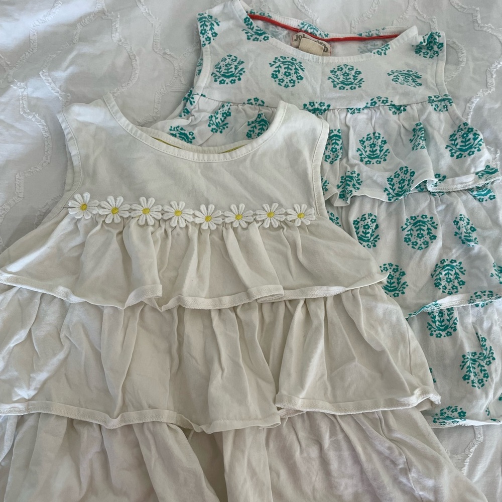 Bundle of 2 tiered tops sz 7-8